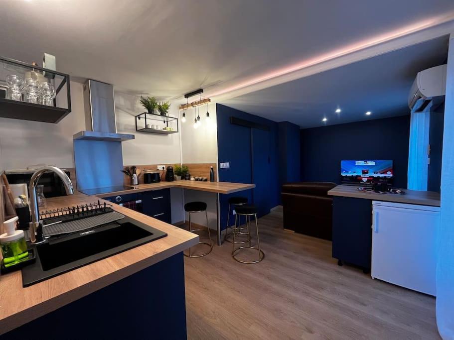 Superbe Appartement Centre B บัวร์ ภายนอก รูปภาพ